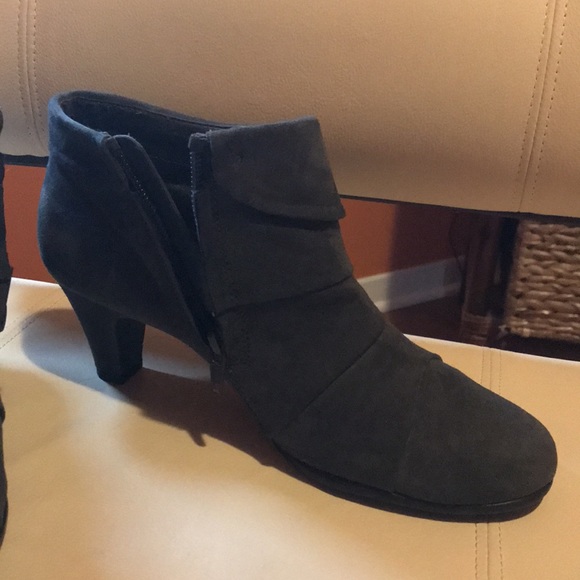 SALE-New Bass Swede Boots - Picture 2 of 7